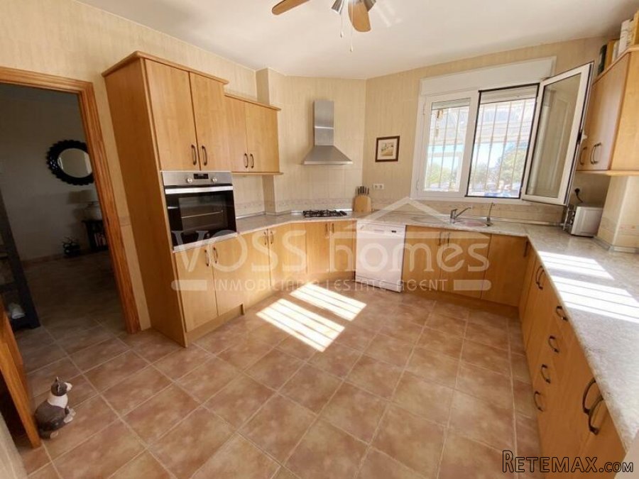 NEW & EXCLUSIVE TO VOSS HOMES - A lovingly presented, 3.. - 14