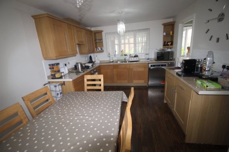 4 bedroom, Detached House house for sale - 2