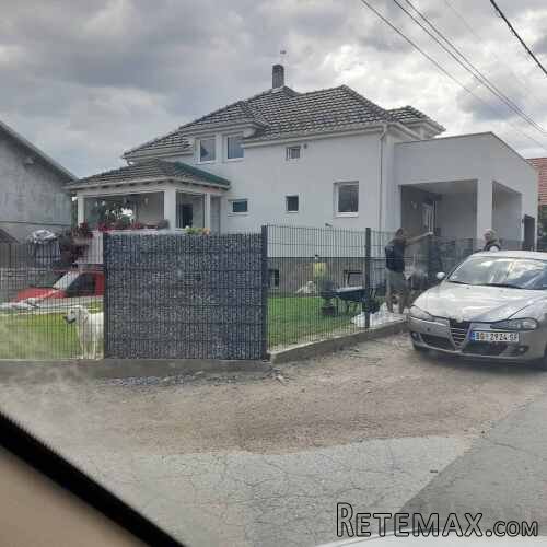 Prodajem kucu u najlepsem delu Surcina - 17