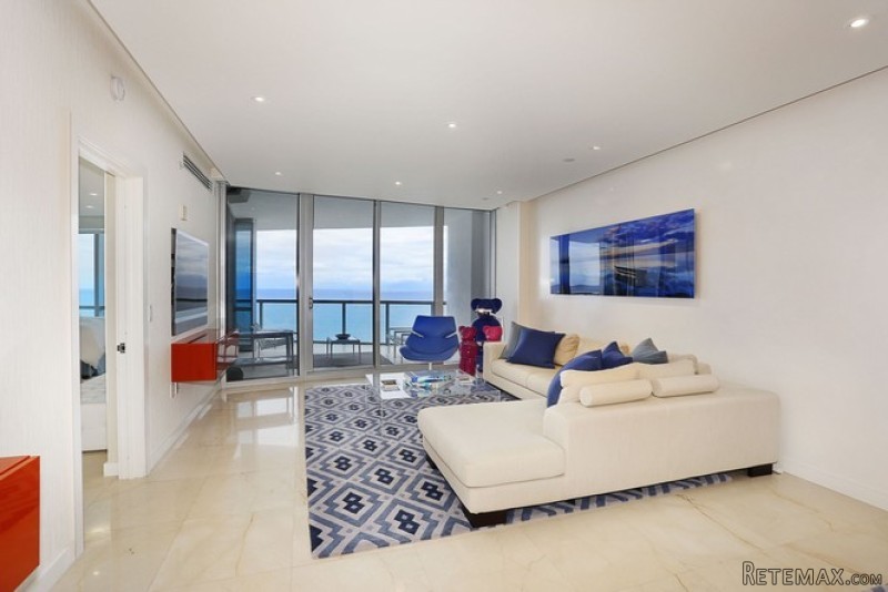 3 bedroom Flat For Sale: 17121 Collins.. - 2