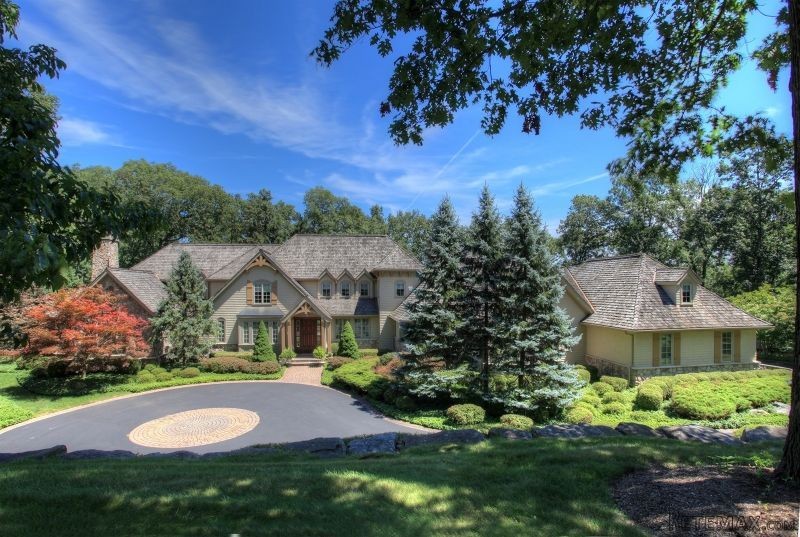 6 bedroom Detached House For Sale: 4..