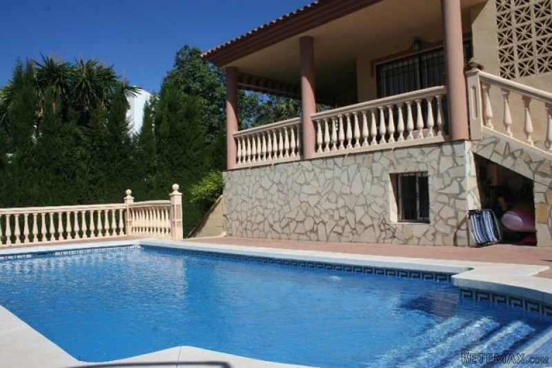 6 Bedrooms - Villa - Malaga - For Sale