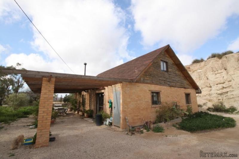 Wonderful Wood 4bed 2bath (Ref. PV7034)