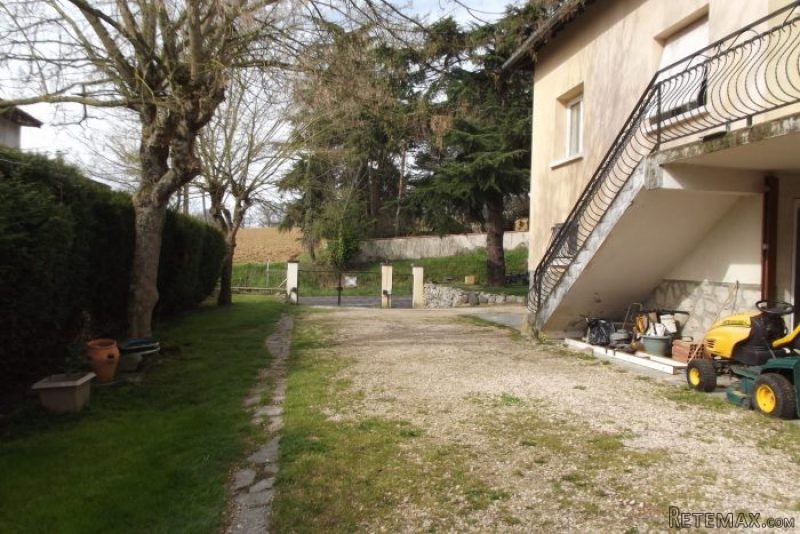 3 Bedrooms - House - Midi-Pyrenees -.. - 2