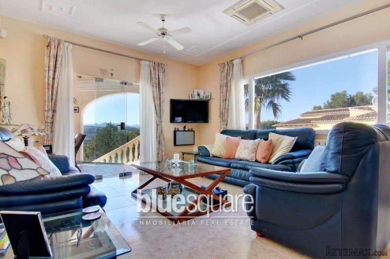 Beautiful private 4 bedroom house close.. - 2