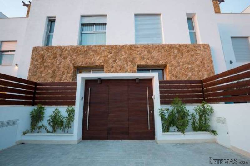 3 Bedroom 2 Bathroom Villa In.. - 2
