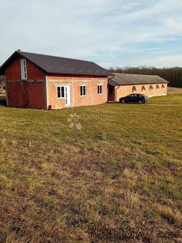 Gospodarski objekt na parceli 12.377 m²-Poljana Križevačka