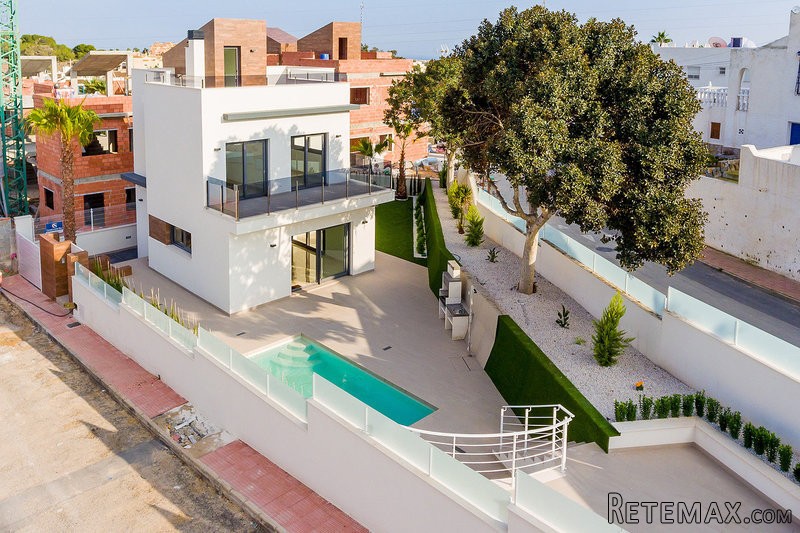 3 Bedrooms - Villa - Alicante - For Sale