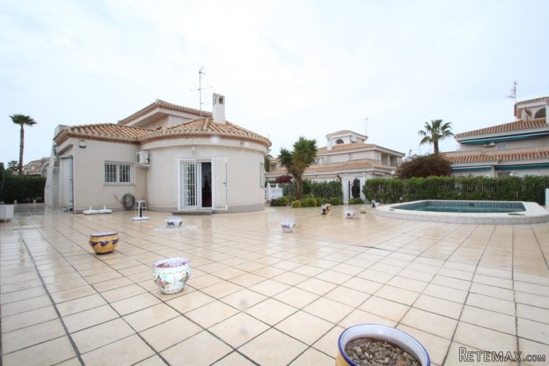 4 Bedrooms - Villa - Alicante - For Sale - 2