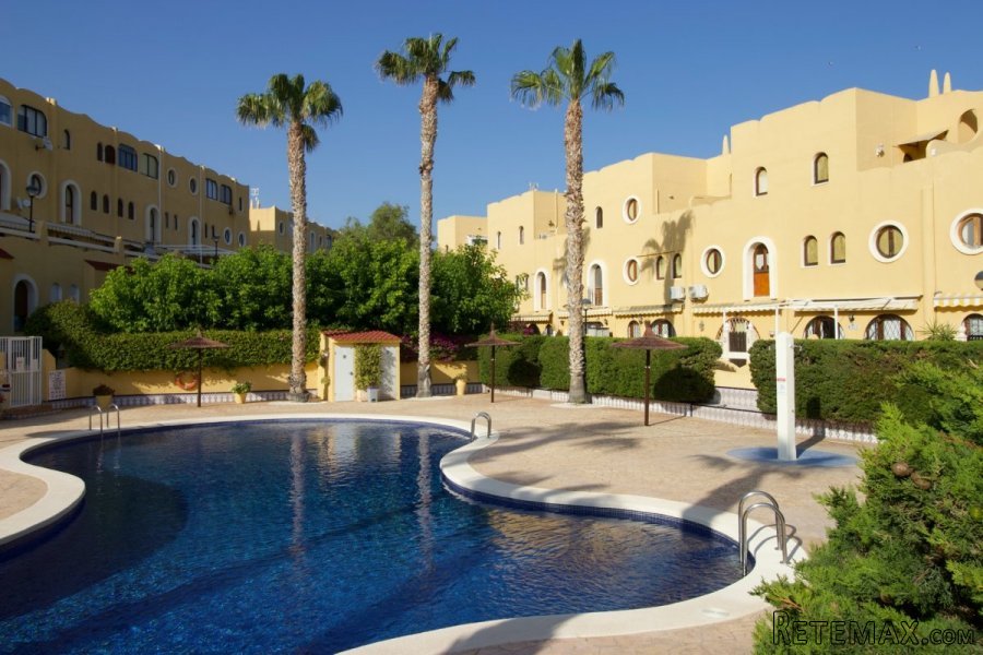 Se vende un bungalow en El Campello a tan solo 50 metros.. - 2