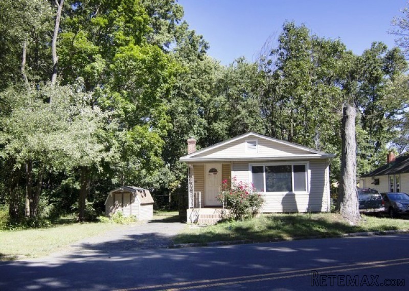 182 Fayette Ave Wayne, NJ, 07470..