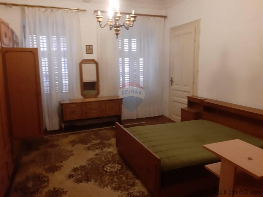 Centar-Stan od 180m2 na prvom katu za najam - 4