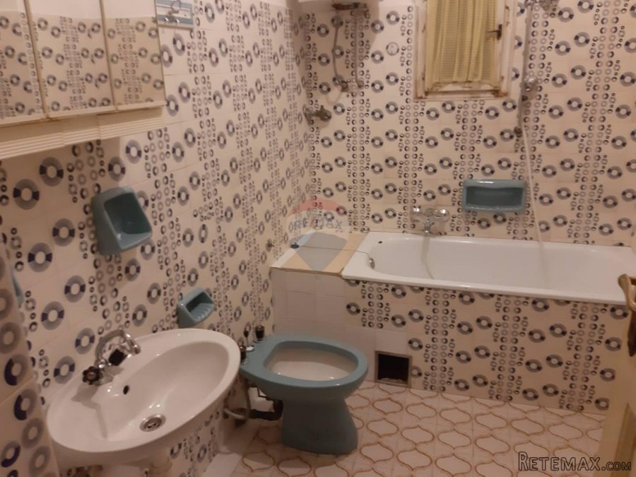 Centar-Stan od 180m2 na prvom katu za najam - 5