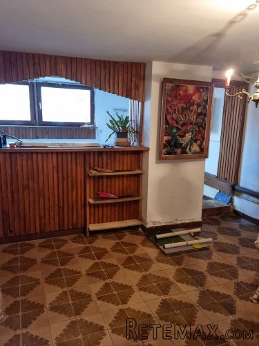 Porodicna kuca sa spratnom kucom u dvoristu - 7