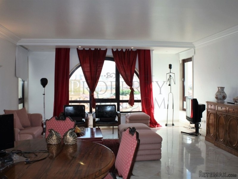 T3+1 Lisbon Apartment with 2 garage for.. - 2