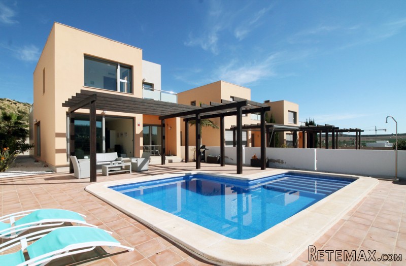 3 Bedrooms - Villa - Alicante - For Sale