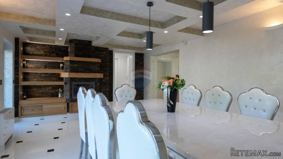 Poreč okolica, moderna kuća s velikom okućnicom i bazenom - 9