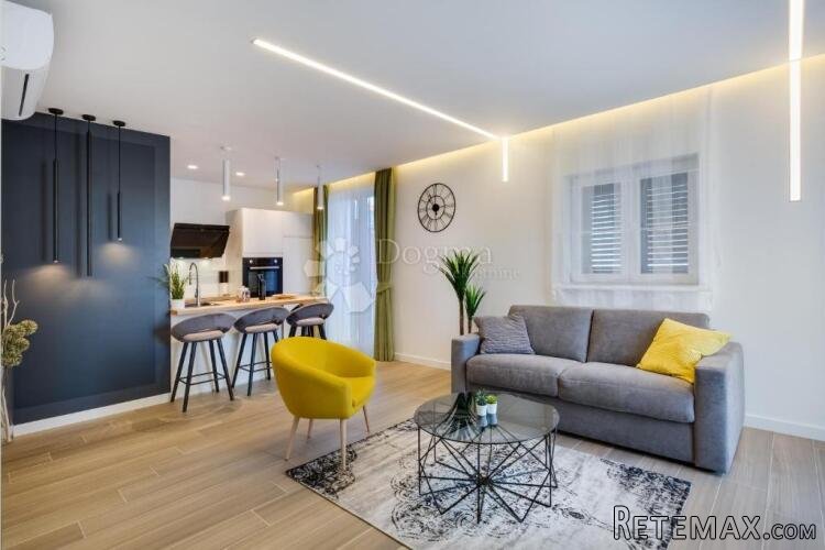 Centar Zadra, potpuno obnovljen stan 65m2!