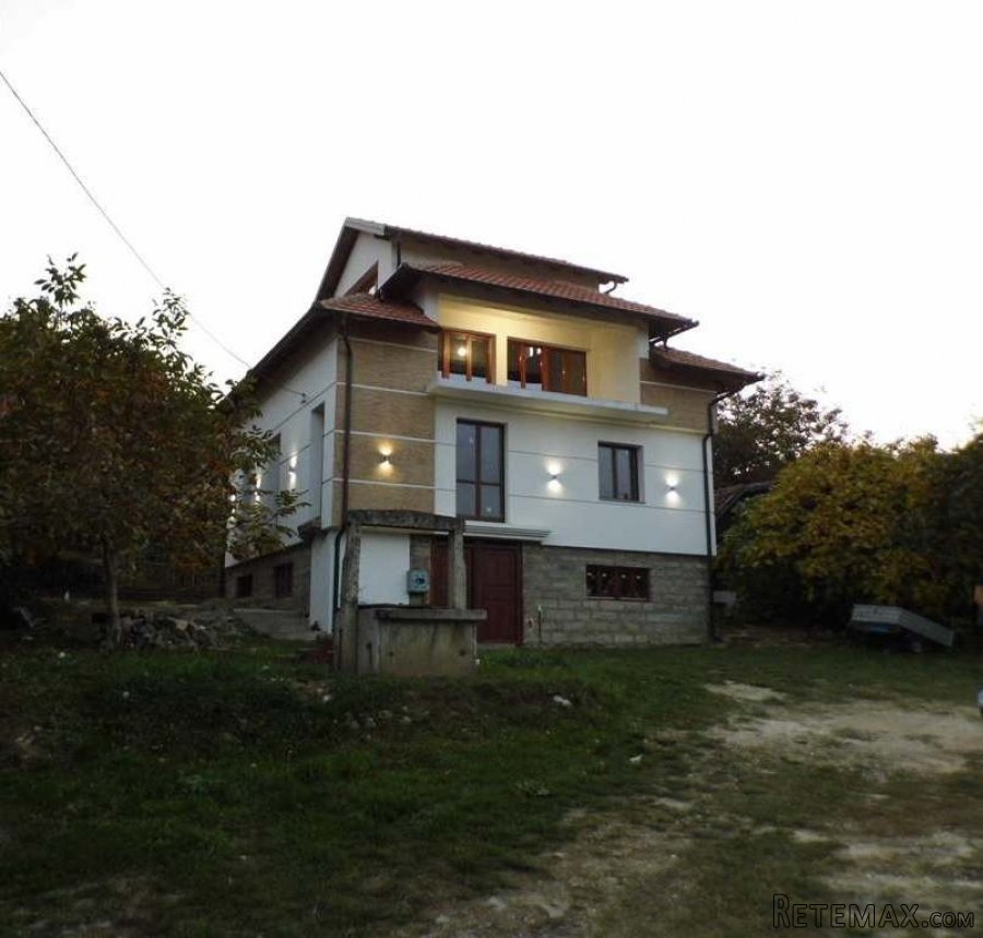 porodicna kuca na atraktivnoj lokaciji pod bukuljom - 2