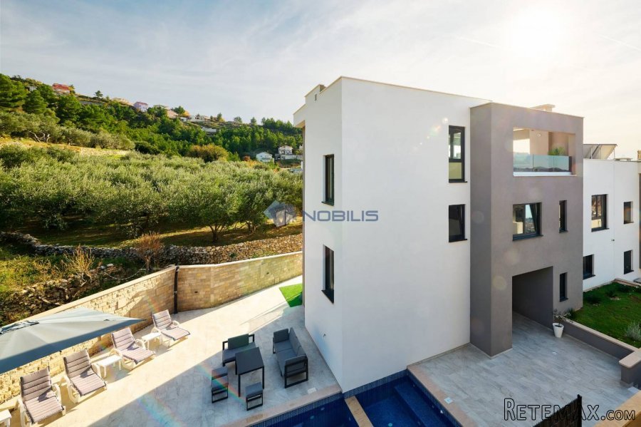 Split, Strožanac, luksuzna vila 510 m2, lift, bazen - 2