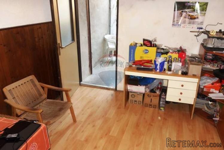 KUĆA S DVORIŠTEM ZA RENOVIRANJE KOD ARENE - 3