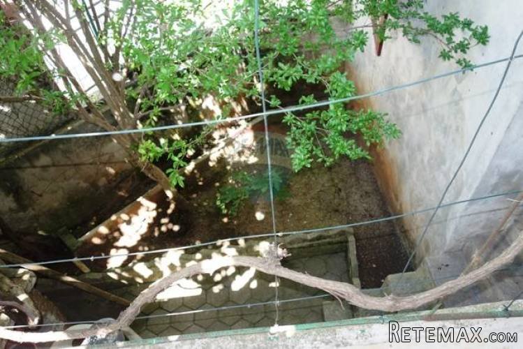 KUĆA S DVORIŠTEM ZA RENOVIRANJE KOD ARENE - 5