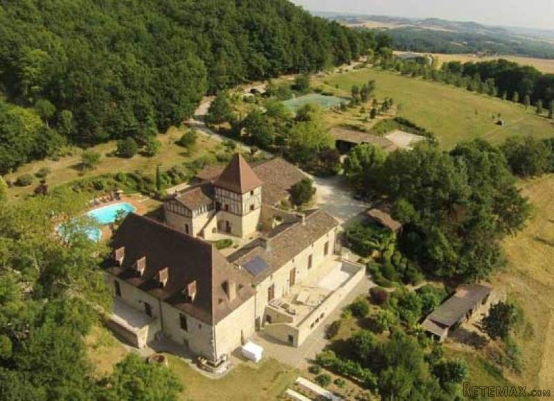 16th Cent Chateau Estate In 22 Acres..