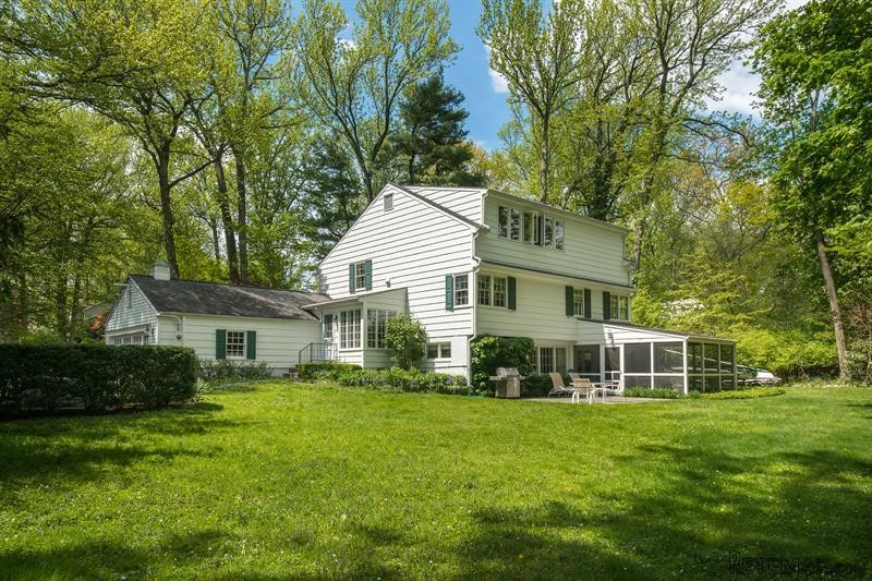 5 bedroom House For Sale: 35 Welwyn.. - 2