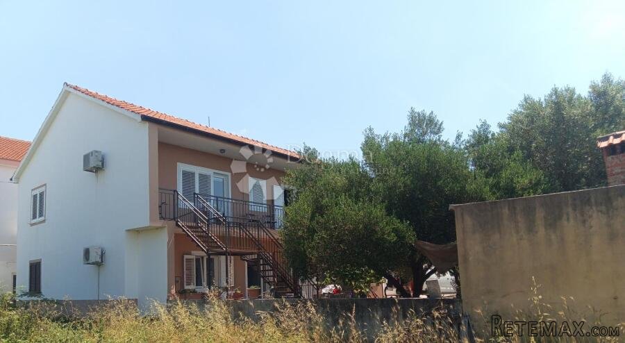 četiri apartmana - 200m od mora