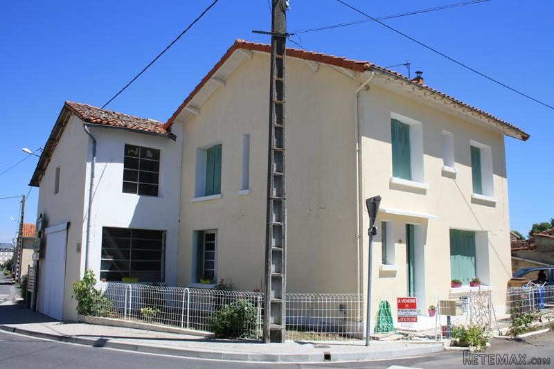 3 Bedroom Village House With Huge..