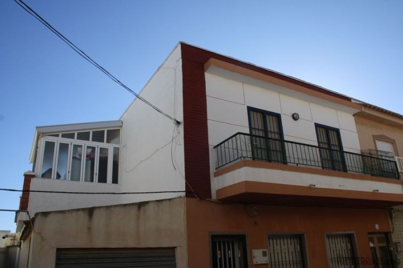 Apartment for sale in Los Nietos