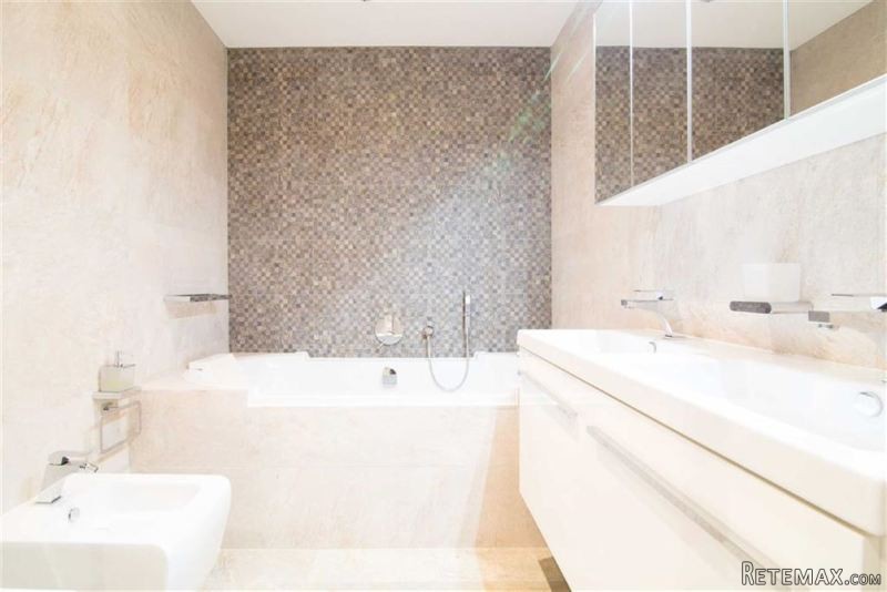 4 bed apartment in Ocean Village - 2