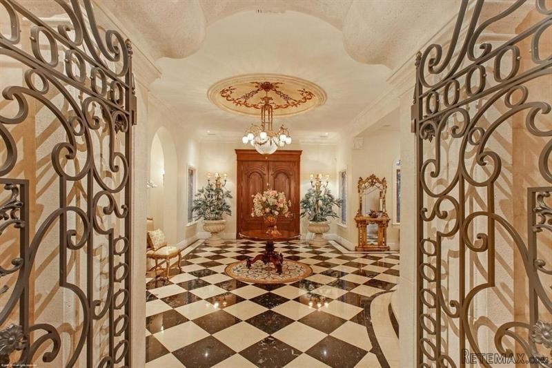 9 bedroom Residence For Sale: Jupiter.. - 2