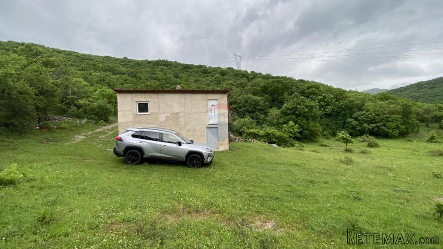 Bakar, Škrljevo - kućica na osami+6000m2 terena