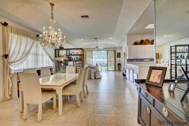 8676 Via Reale #64u (2), Boca Raton, FL..