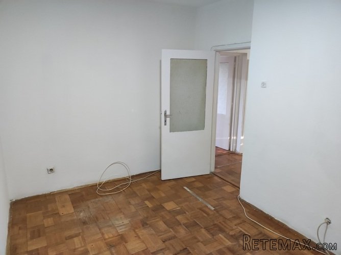 Trosoban stan u naselju Mala Amerika-Zrenjanin - 7