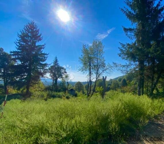 ZEMLJIŠTE 3460 M2 NEDALEKO PLITVIČKIH JEZERA