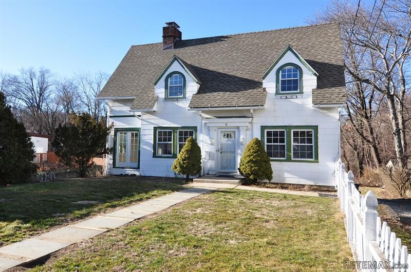 2 bedroom House For Sale: 5 Cowdrey.. - 2