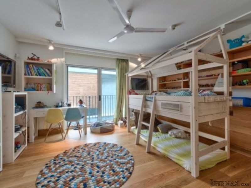 Contemporary Three Bedroom Apartment.. - 2
