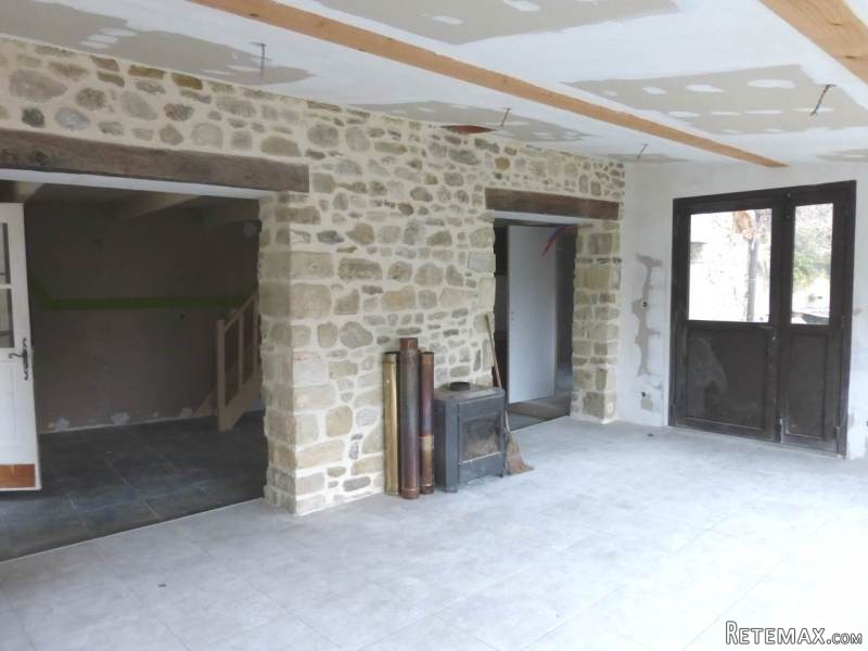 3 Bed Stone House To Finish Off With..