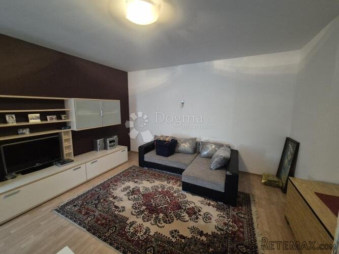 Kuća u centru Mihovljana sa ogromnim podrumom i 3.864m² zeml - 2