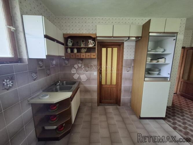 Kuća u Županji, mirno i centralno, 4 sobe - 3
