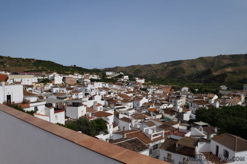Town House for For Sale in Benamargosa..