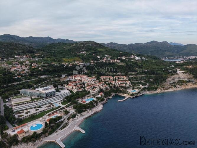Građevinsko zemljište s prelijepim pogledom na Elafite – Ora