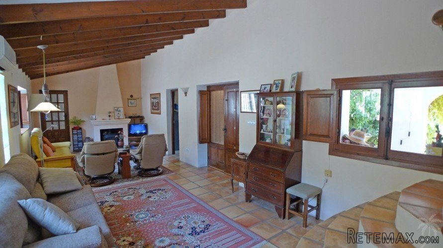 South facing villa for sale in Parcent situated in a quiet.. - 6
