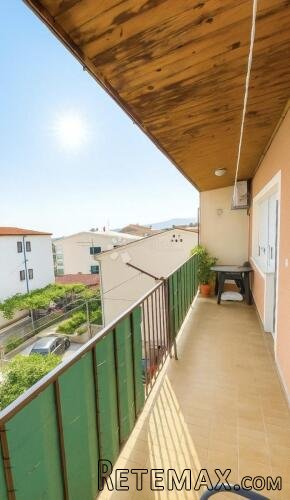 Stan+ parking+poslovni prostor, Kaštel Stari