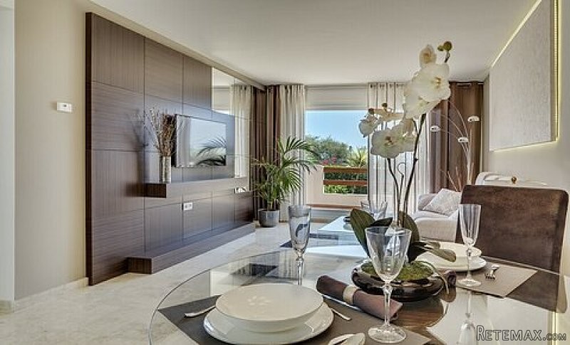 * STUNNING FRONT LINE BEACH 3 BED.. - 2