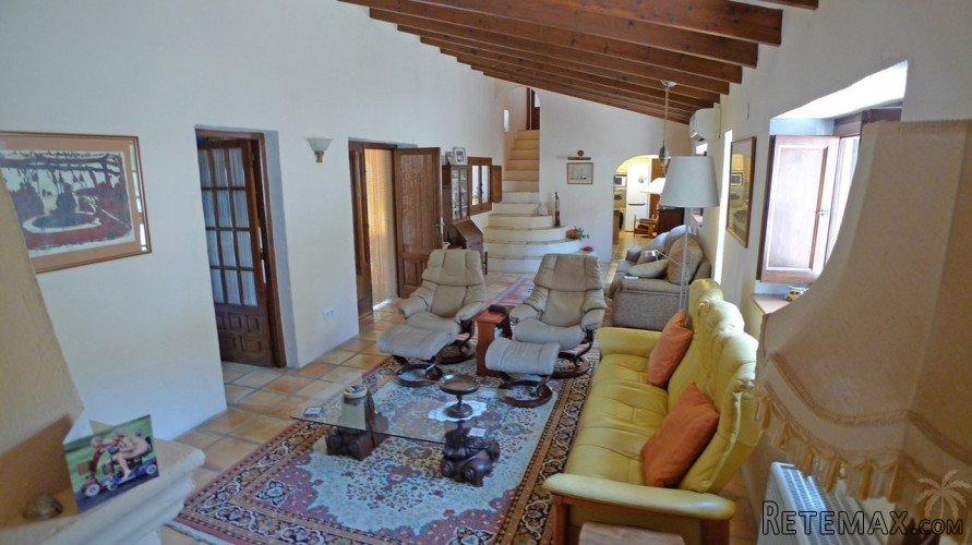 South facing villa for sale in Parcent situated in a quiet.. - 7