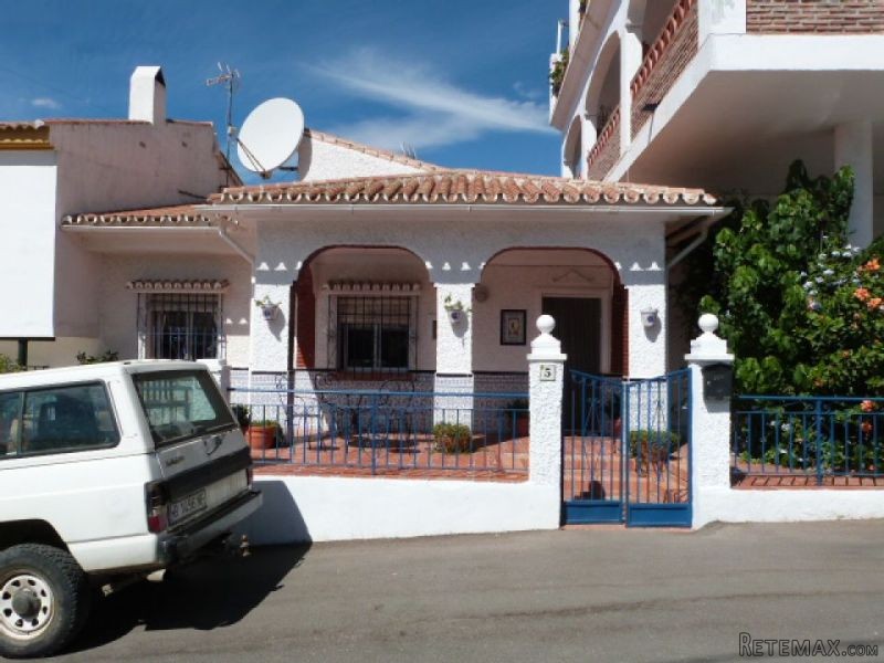 3 bedroom, 1 bathroom Townhouse, (build.. - 2