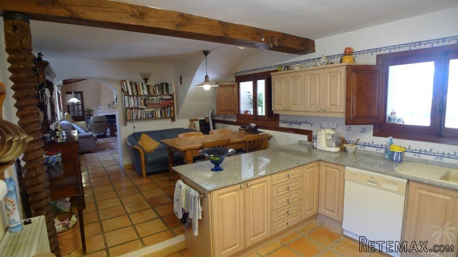 South facing villa for sale in Parcent situated in a quiet.. - 8